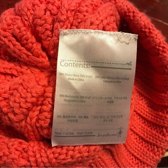 Smartwool Women's Isto Retro Beanie Merino Wool PomPom Tangarine - Picture 7 of 7